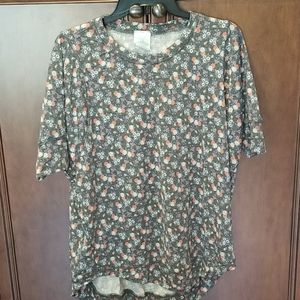 NWOT Freeloader FLoral Top Soft Great for Fall